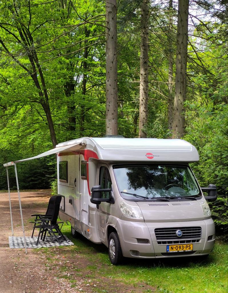 Nette camper die rijklaar is om meteen mee te gaan reizen., Particulier, Half-integraal