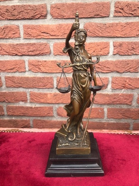 prachtig bronzen beeld van VROUWE JUSTITIA, 34 cm hoog, Ophalen of Verzenden, Brons
