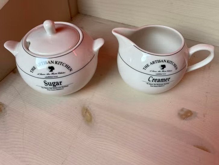 Melkannetje en suikerpot. Lauren Ann Kunter, Overige materialen, Overige typen, Nieuw, Ophalen of Verzenden