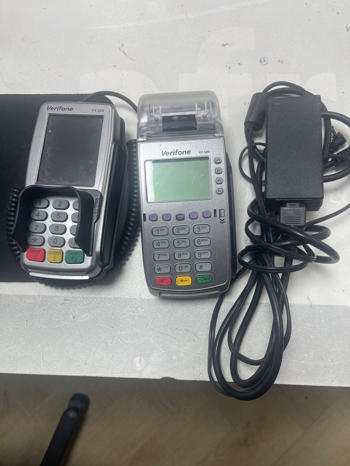 Verifone VX 520 en VX 820 pinautomaten met adapter, Zakelijke goederen, Ophalen of Verzenden