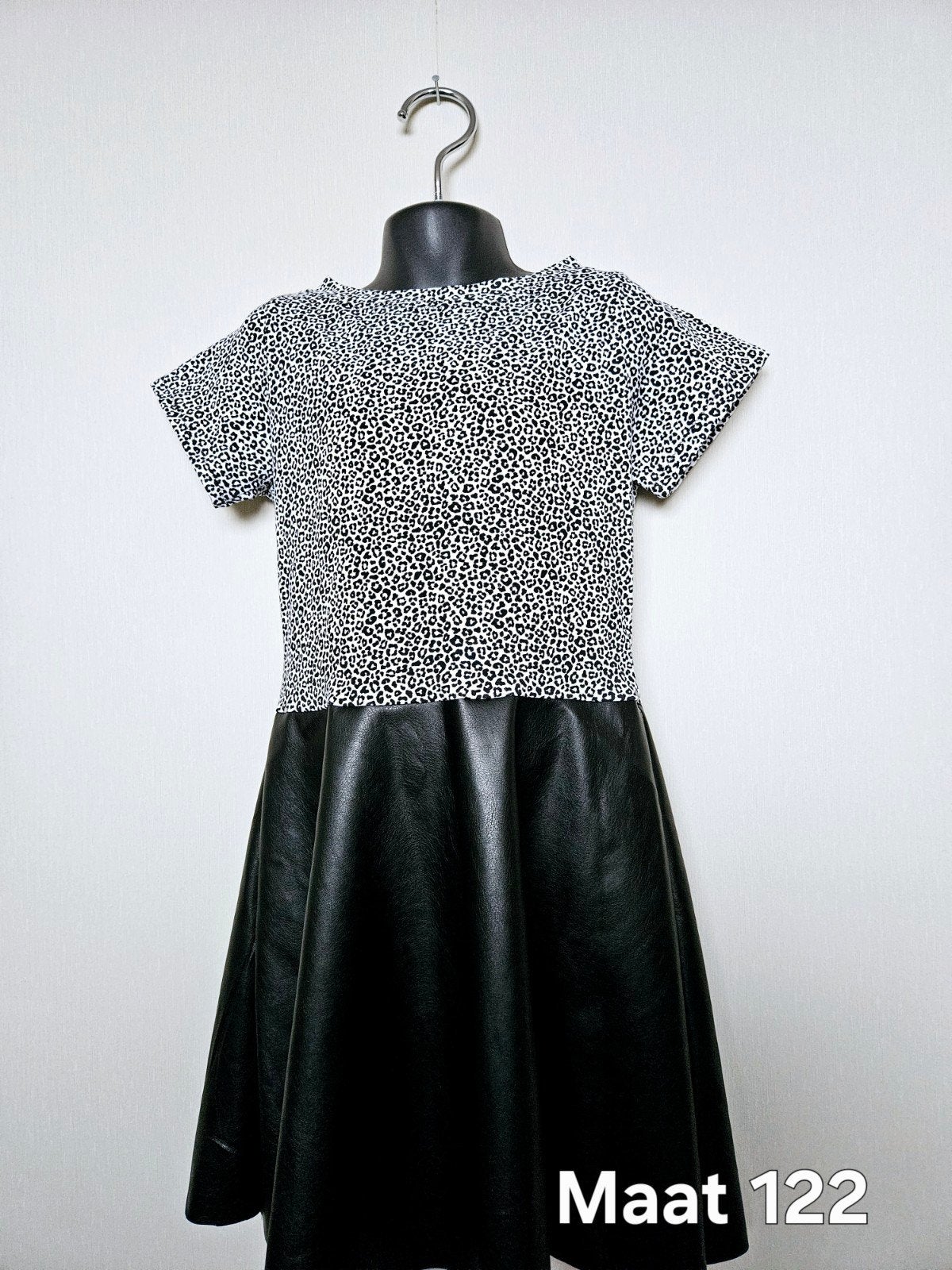 Handgemaakte tricot/leatherlook jurk - Nieuw!, Ophalen of Verzenden, Nieuw, Meisje, Jurk of Rok