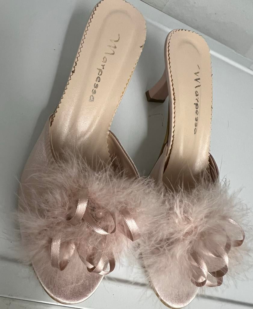 Slippers met hakken, Ophalen of Verzenden, Zo goed als nieuw