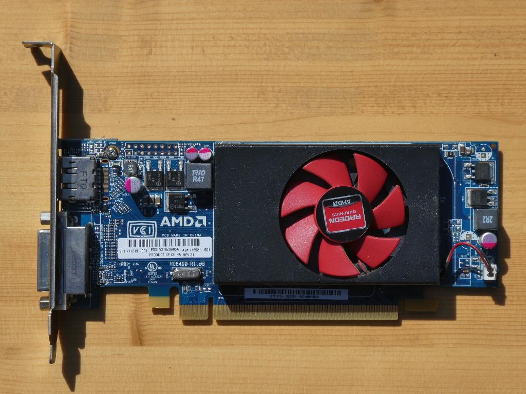Videokaart AMD Radeon HD 8490, Computers en Software, Videokaarten, Ophalen, Gebruikt, GDDR3, DVI