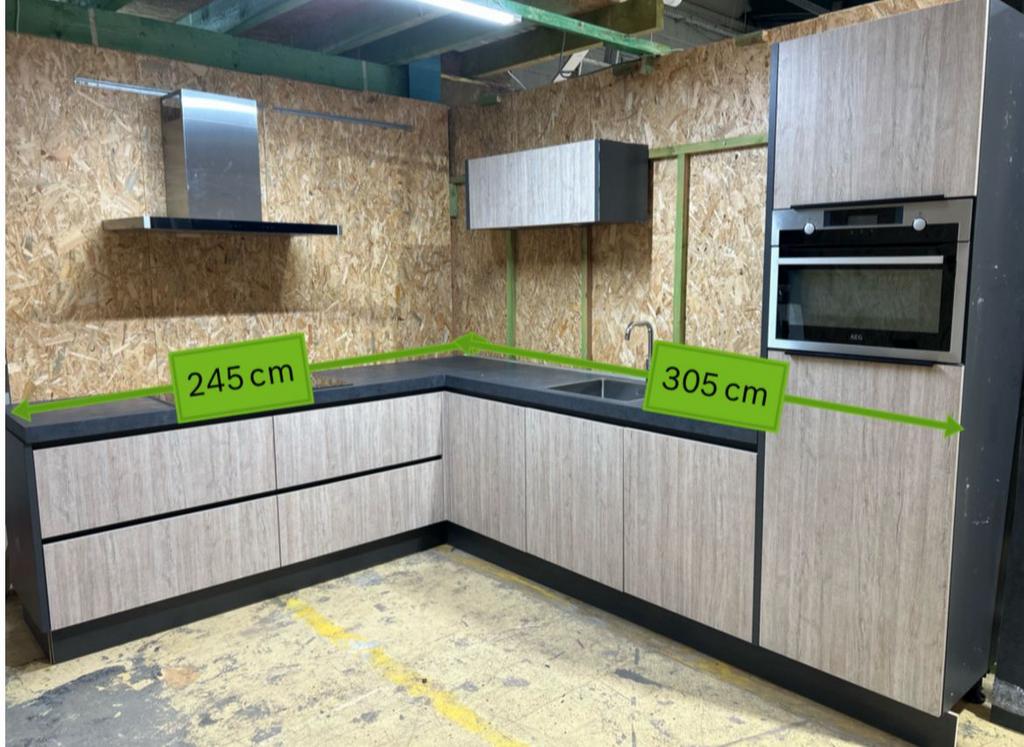 Mooie moderne keuken 2021, Huis en Inrichting, Keuken | Complete keukens, Ophalen of Verzenden, Zo goed als nieuw
