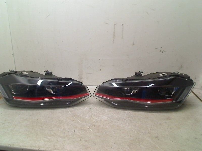 Koplampen Set GTI Volkswagen Polo VI (AW1) 2021 2G1941773A, Gebruikt, Volkswagen, Volkswagen AG, Kundenbetreuung@volkswagen.de