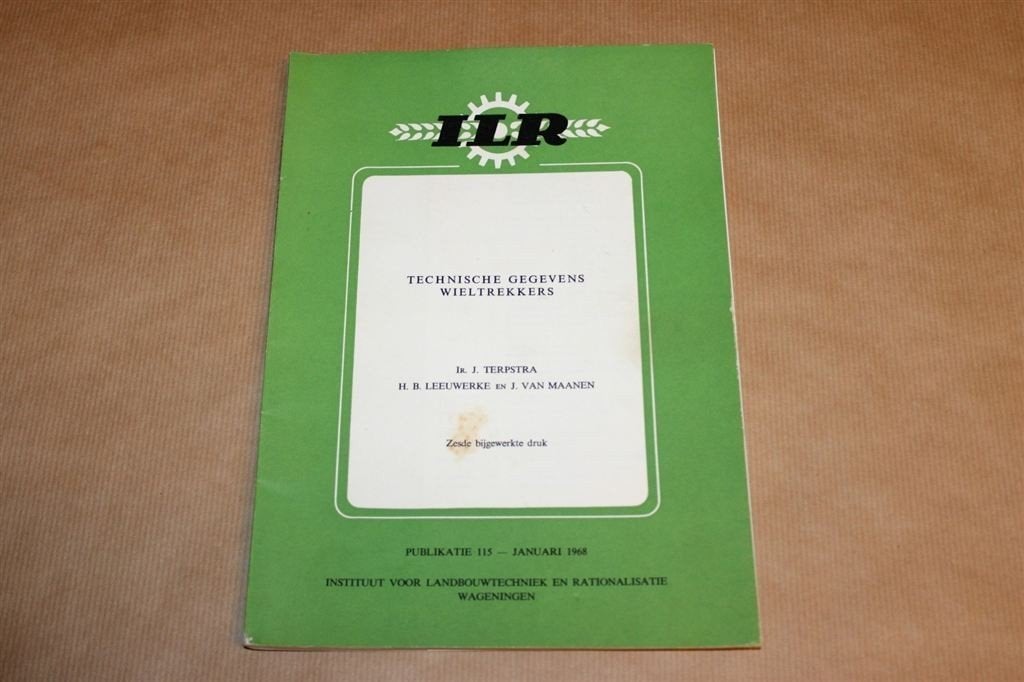 Technische gegevens wieltrekkers - Oude uitgave 1968, Ophalen of Verzenden, Zo goed als nieuw, Tractor en Landbouw