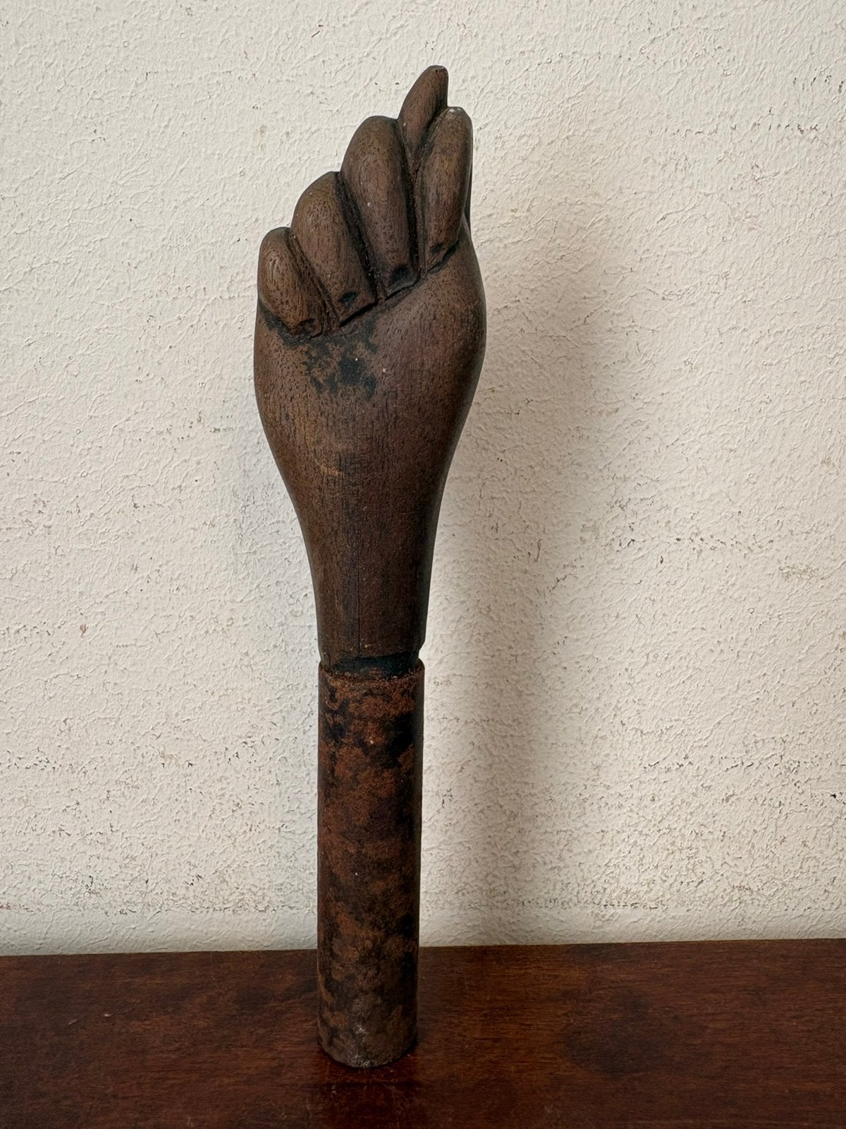 Erotisch object van metaal en hout ook figo fist, Antiek en Kunst, Overige onderwerpen, Houtsnijwerk, Minder dan 20 cm, Ophalen of Verzenden
