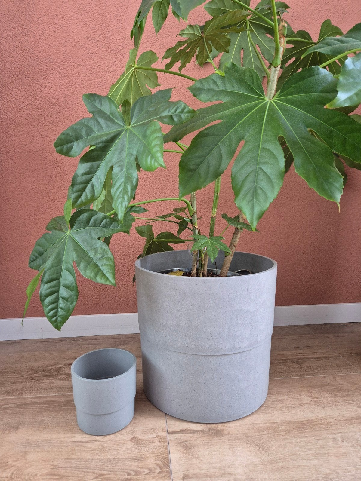IKEA NYPON Bloempotten Betonlook - 1 Grote, 1 Kleine, Tuin en Terras, Kunststof, Gebruikt, 40 cm of meer, Rond