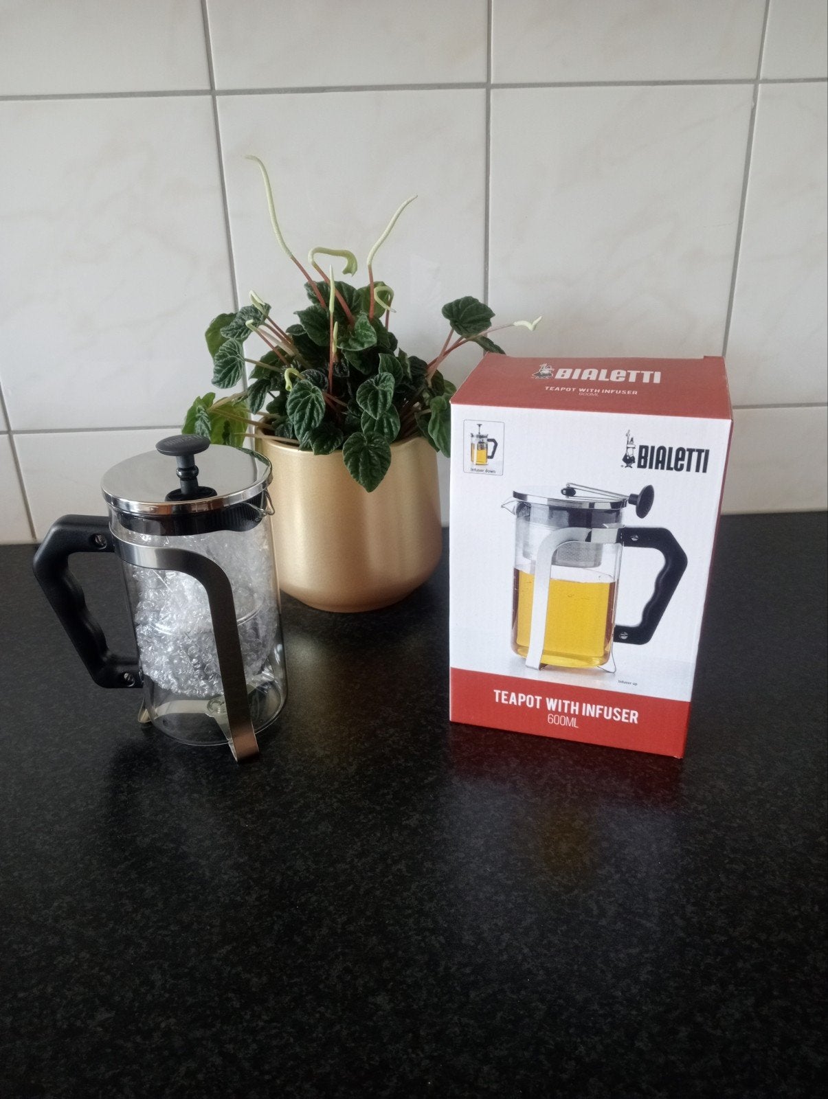 Bialetti Theepot Met Infuser .                    " Nieuw "., Theepot/fluitketel, Ophalen of Verzenden, Nieuw, Overige merken