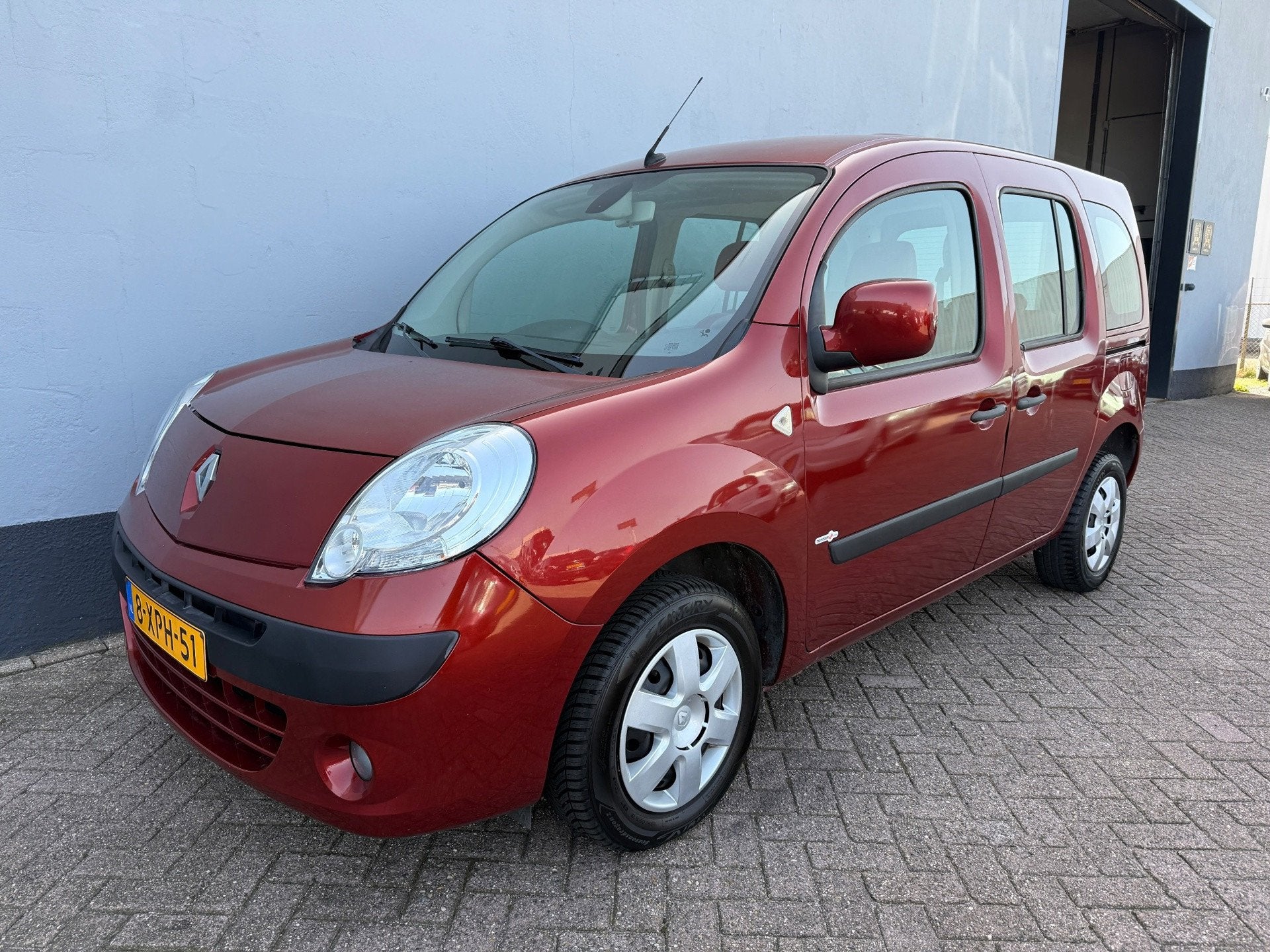 Renault Kangoo Family 1.6-16V Privilège Automaat - Invalide, Auto's, Renault, 1350 kg, Gebruikt, 4 cilinders, Leder