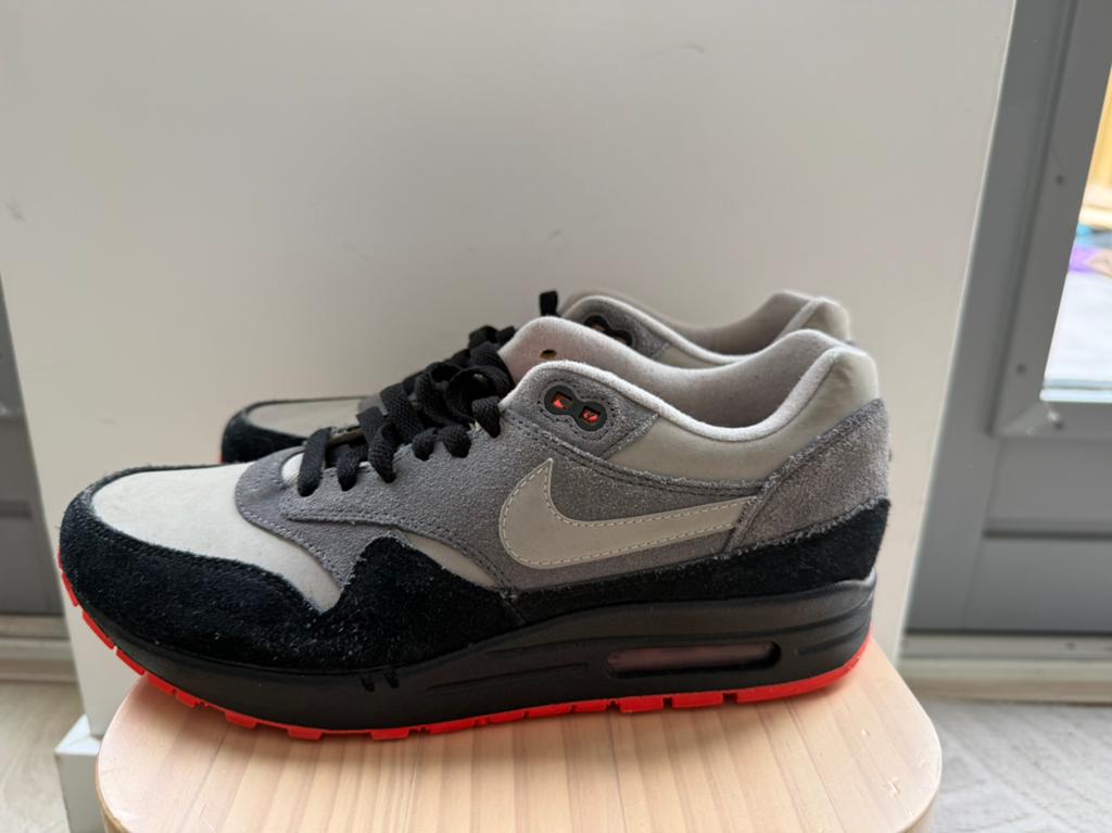 Nike Air Max 1 LTR “Granite Dark Grey” – maat 41, Kleding | Heren, Schoenen, Overige kleuren, Ophalen of Verzenden, Sneakers of Gympen