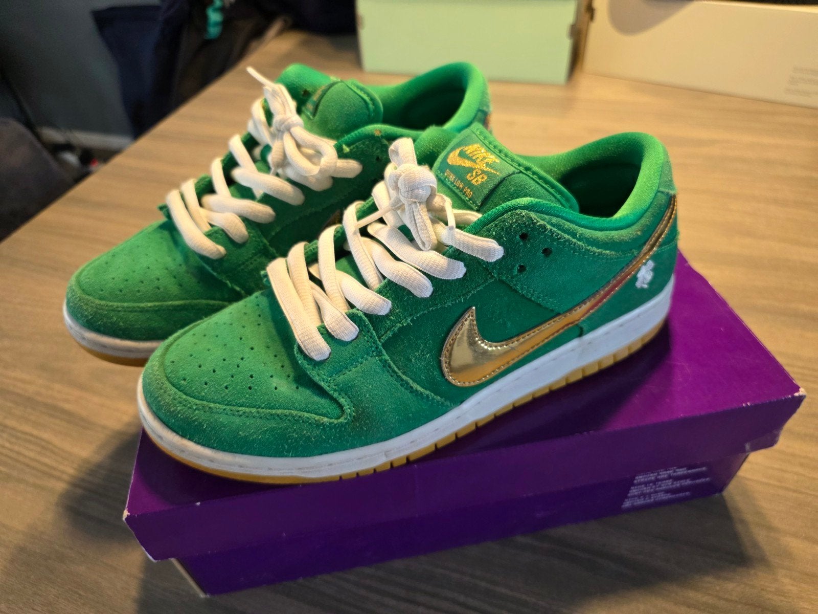 Nike SB Dunk Low Pro - St. Patrick's Day - EU42, Nike SB, Overige kleuren, Ophalen of Verzenden, Sneakers of Gympen