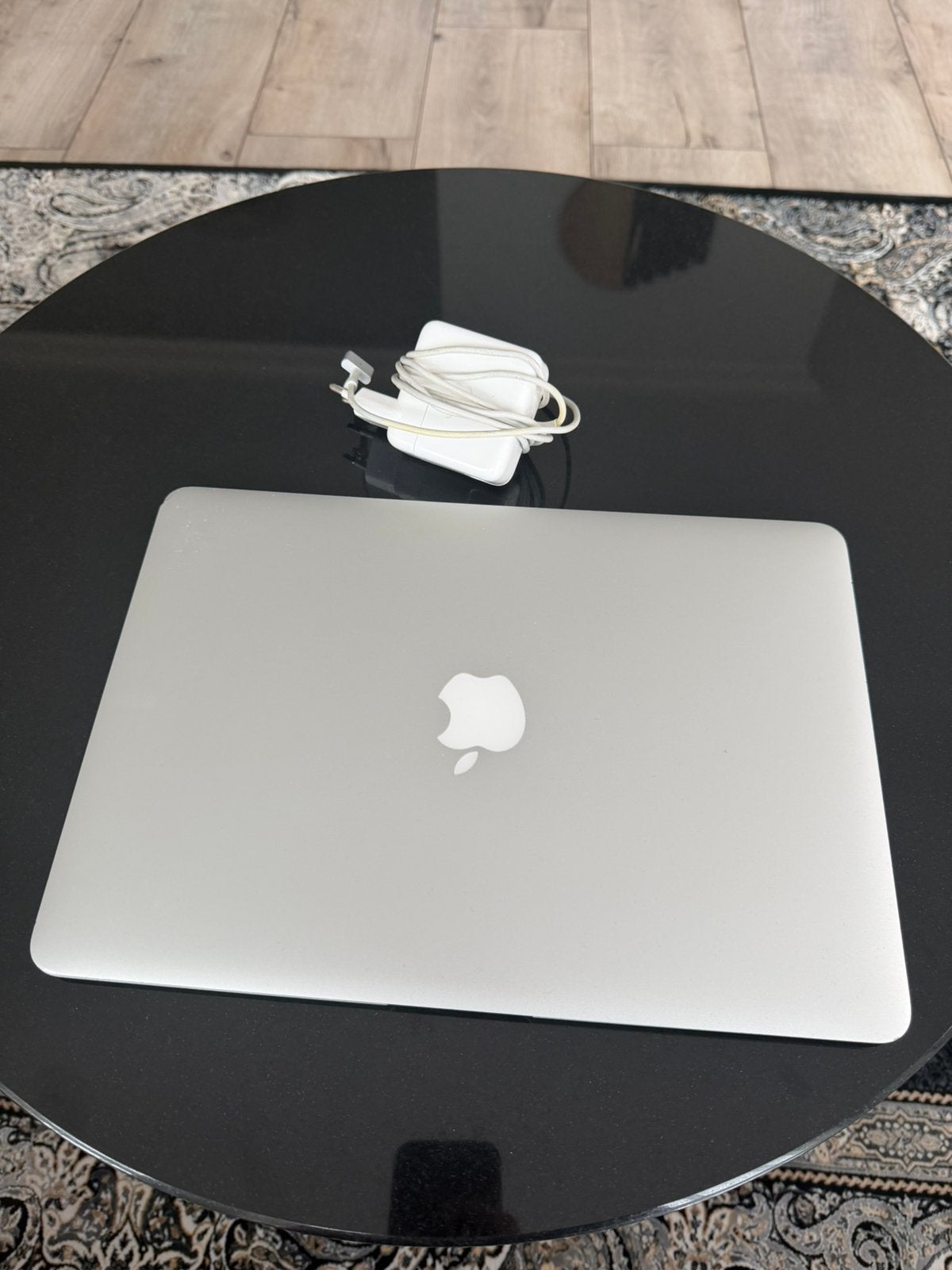 Macbook Air 8 gb.