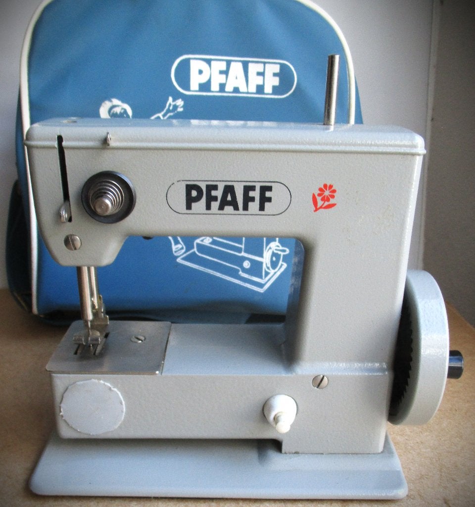 Pfaff Naaimachine in originele Tas~Kindernaaimachine~Speelgo, Ophalen of Verzenden