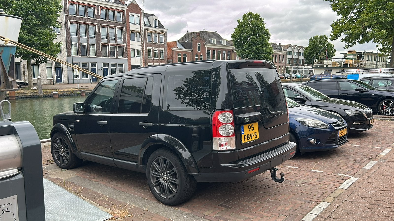 Land Rover Discovery 3.0 Tdv6 2011 Zwart, Automaat, 313 €/maand, Zwart, 2993 cc