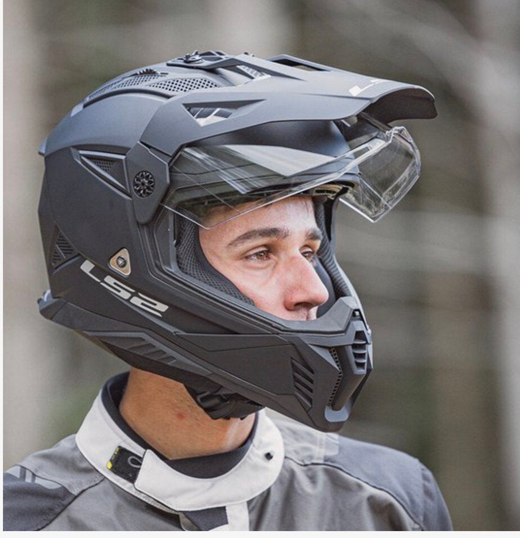 LS2 MX702 Pioneer II Solid motorhelm mat zwart maat L zgan, Offroadhelm, L, Tweedehands, Ophalen