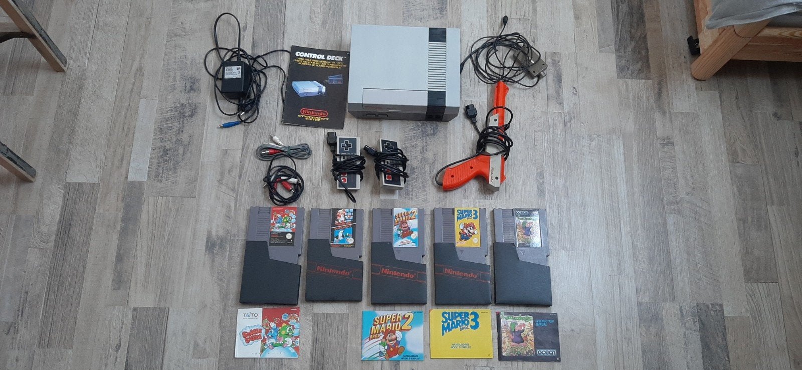 Nintendo NES Complete Set met 5 Games + Handleidingen, Ophalen of Verzenden, Gebruikt, Met 2 controllers, Met zapper/pistool