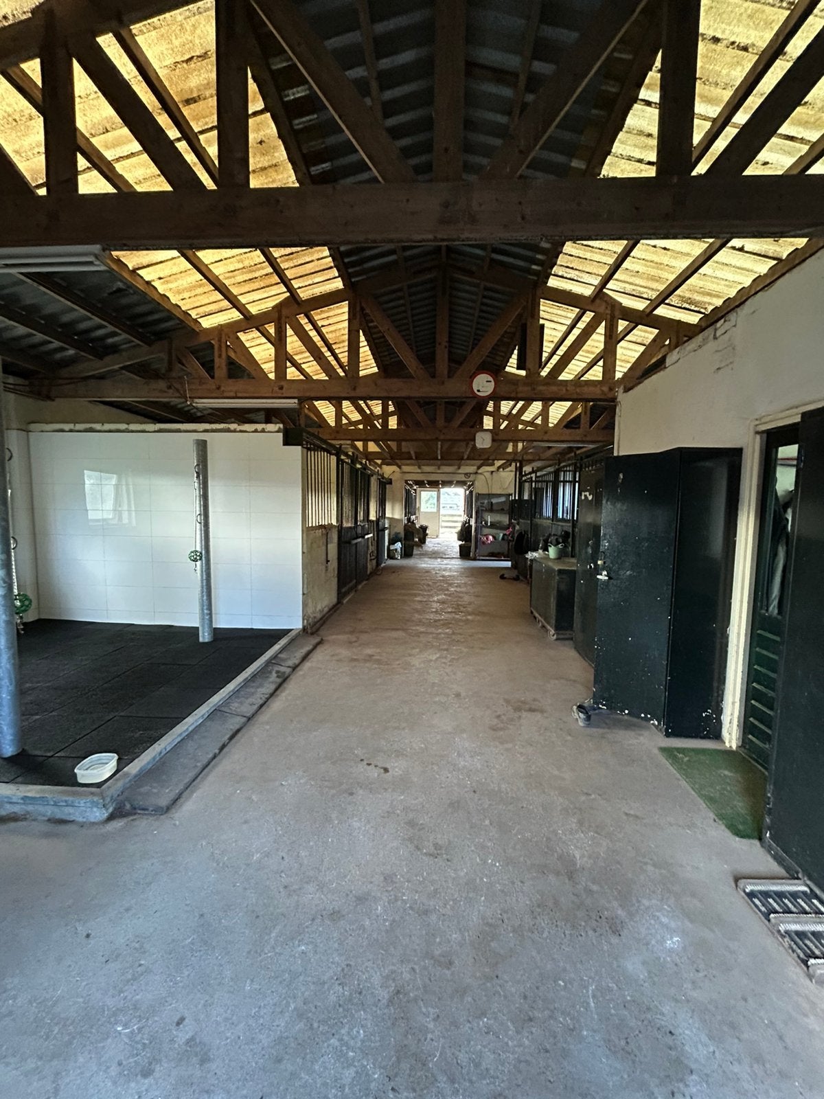 Paardenstalling Heemskerk, Dieren en Toebehoren, Stalling