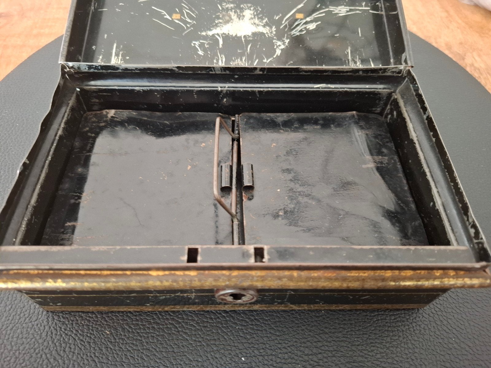 Vintage metalen kistje slot is defect- Antiek opbergdoosje, Antiek en Kunst, Ophalen of Verzenden