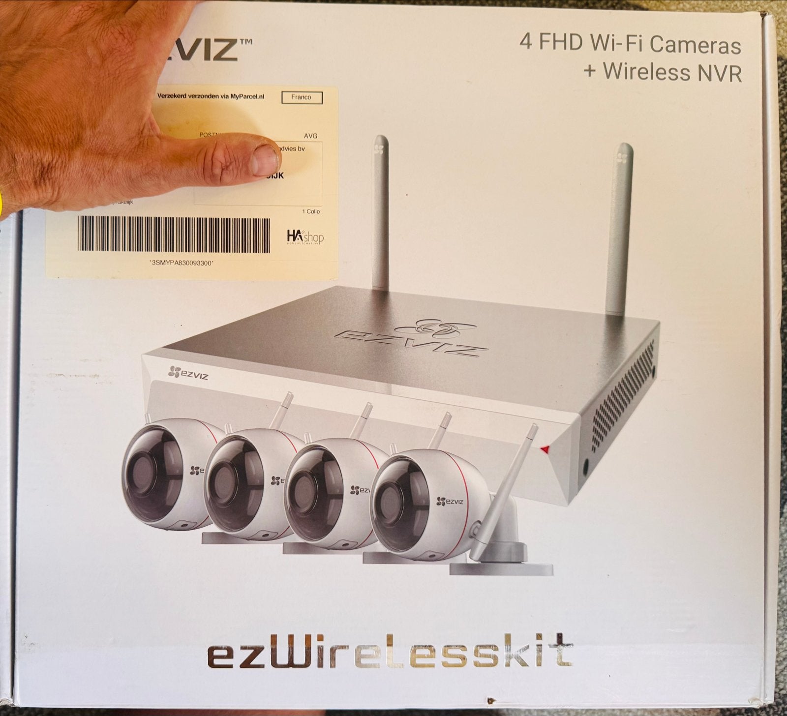 Nieuw EZVIZ Draadloos Beveiligingssysteem met 4 Camera's, Ophalen of Verzenden, Nieuw, Buitencamera