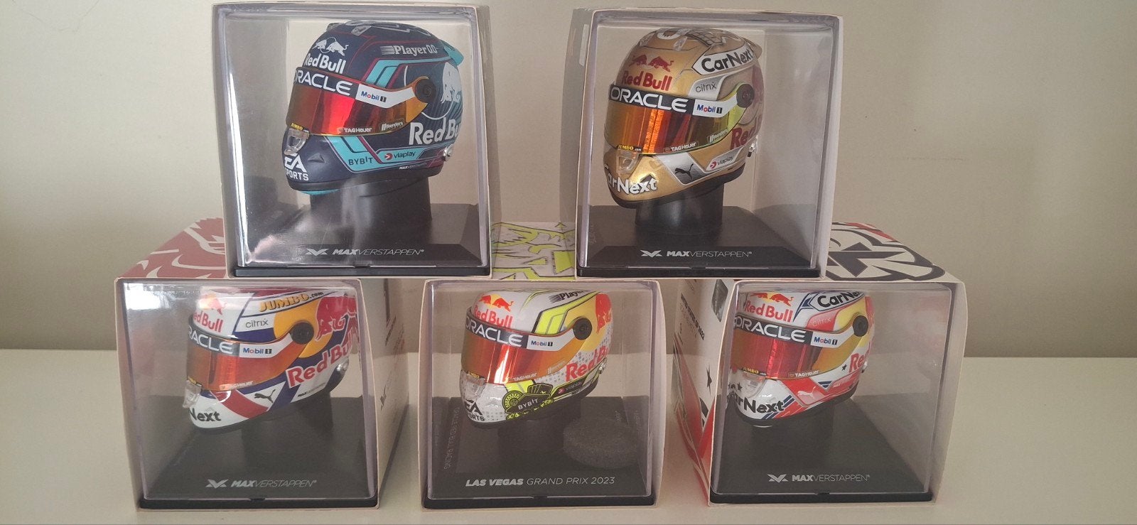 Max Verstappen F1 Helm Collectie - Schaalmodellen, Verzamelen, Ophalen of Verzenden, Zo goed als nieuw, Formule 1
