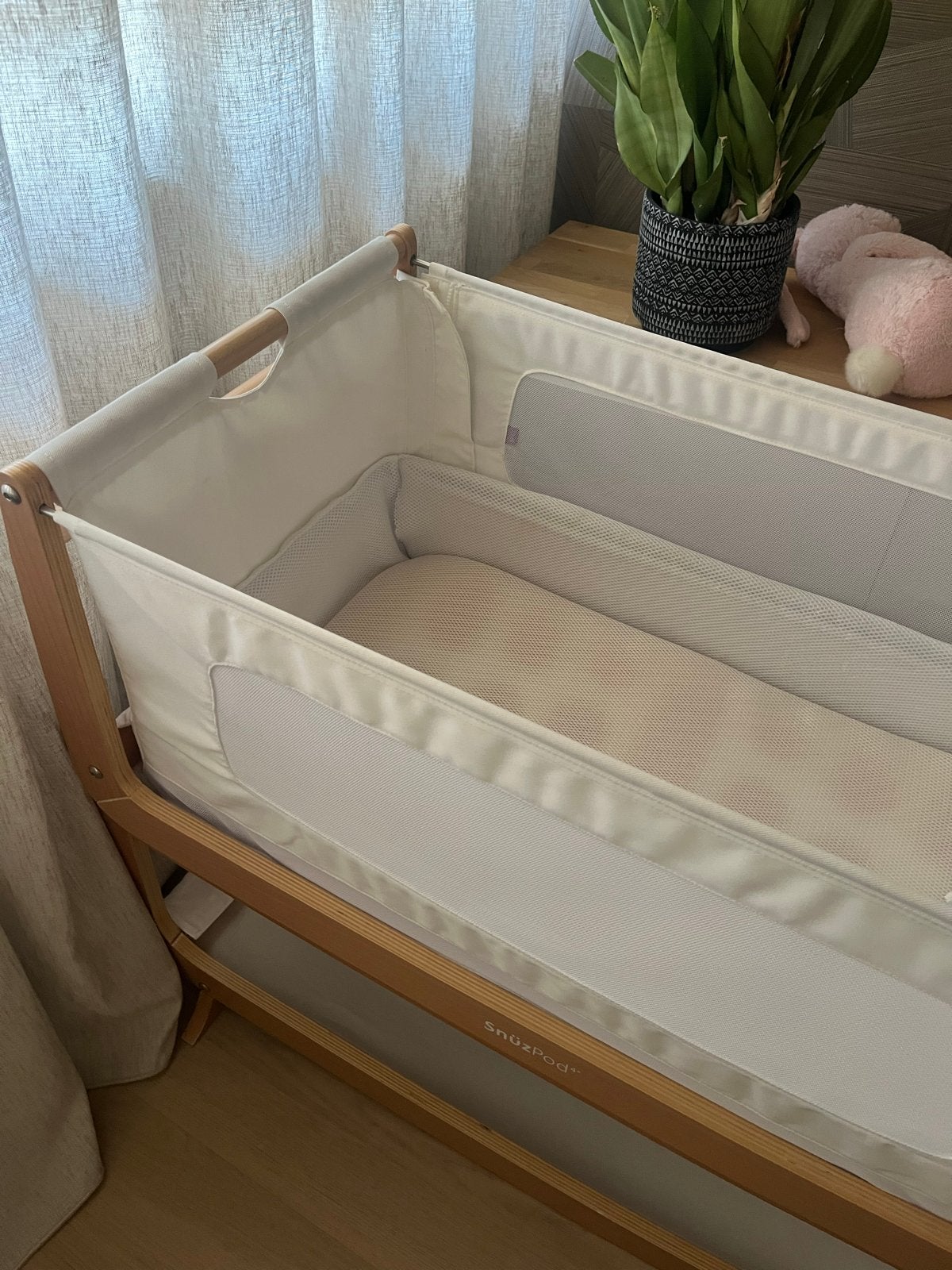 SnüzPod Co-Sleeper Wieg - Zo goed als nieuw, Kinderen en Baby's, Babywiegjes en Ledikanten, Zo goed als nieuw, Wieg, Ophalen