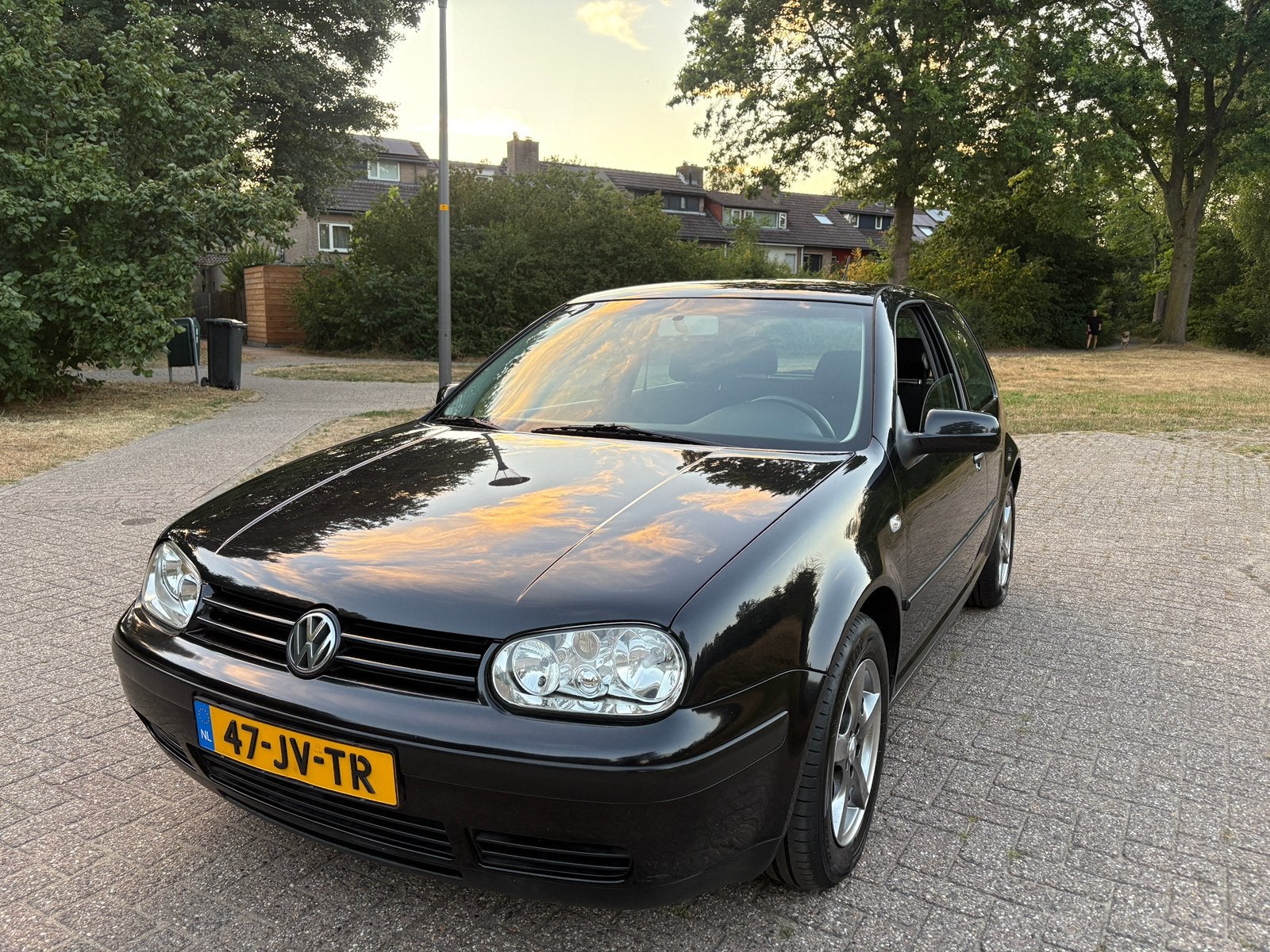 Volkswagen Golf 1.6 77KW 2002 Zwart SPORT CLIMATE NIEWE APK!, Auto's, Voorwielaandrijving, 4 cilinders, Handgeschakeld, Hatchback