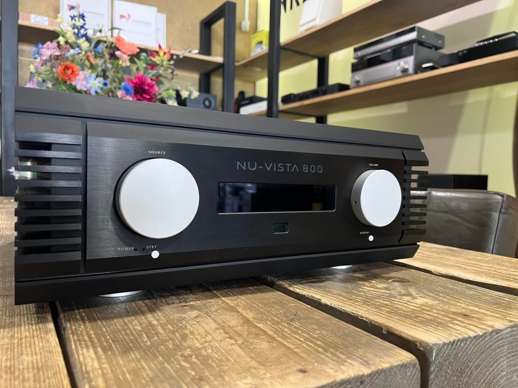 Musical Fidelity NuVista 800, Gebruikt, 120 watt of meer, Stereo, Ophalen