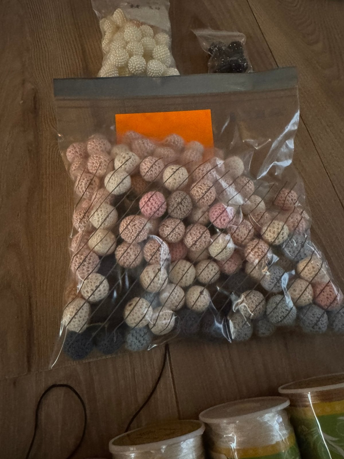 Foto 7 van Mega collectie van 6200+ siliconen kralen te koop