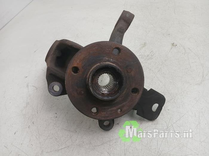 Fusee links-voor van een Toyota Aygo, Gebruikt, -, -, Ophalen of Verzenden