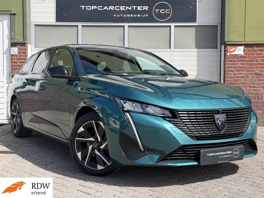 Peugeot 308 SW 1.2 PureTech Allure/CARPLAY/CAMERA/PARKS/NAVI, Auto's, Peugeot, Gebruikt, 1199 cc, 3 cilinders, Onderhoudsboekje