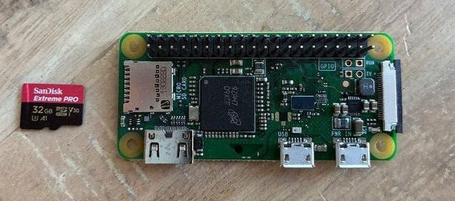 Raspberry Pi Zero W V1.1 - OTG adapter, 32 Gb SD, Ophalen of Verzenden, Gebruikt