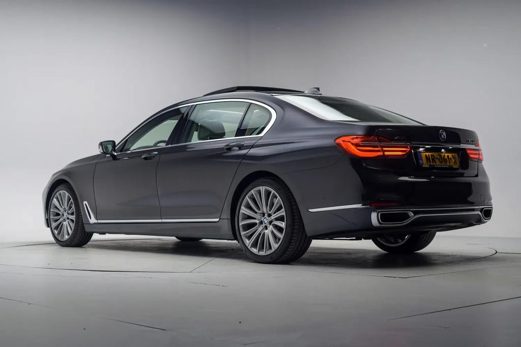 BMW 7 Serie 750Li xDrive High Executive [ SkyLounge Bowers&W, Automaat, Gebruikt, 8 cilinders, 120 €/maand
