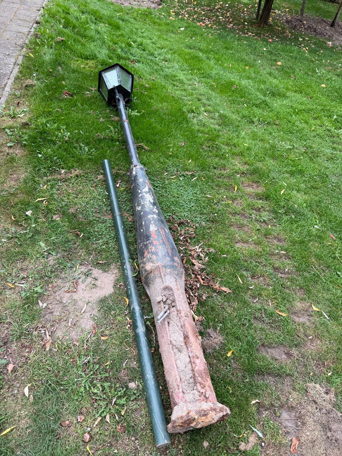 Antieke lantaarnpaal - ca. 4m hoog - tuin lamp, Ophalen of Verzenden