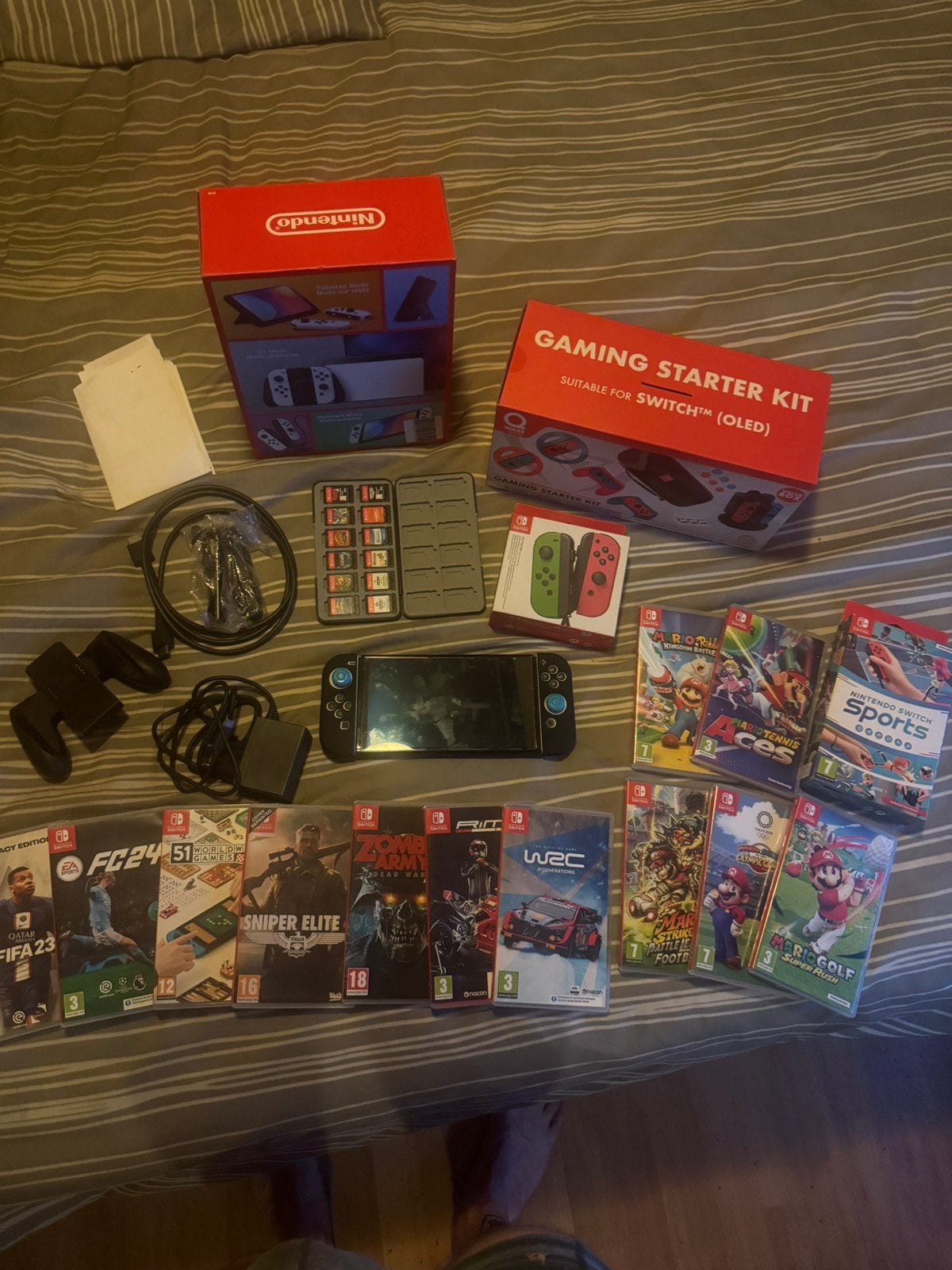 Nintendo Switch OLED compleet pakket met 13 games en extra's, Spelcomputers en Games, Spelcomputers | Nintendo Switch, Gebruikt