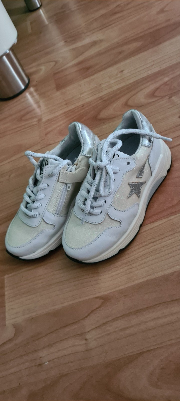 Nieuwe HIP sneakers, maat 26, in doos, Ophalen, Jongen of Meisje, Schoenen, Nieuw