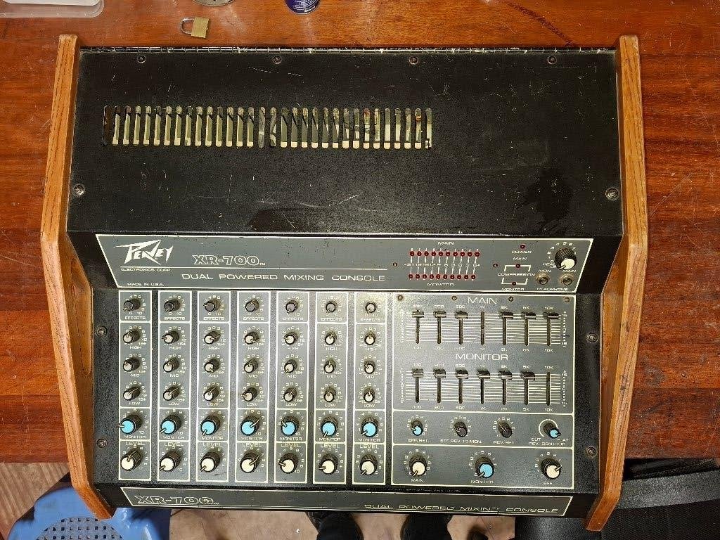 Peavey XR-700 Powered Mixer & Cabs, Ophalen, Gebruikt, Microfooningang