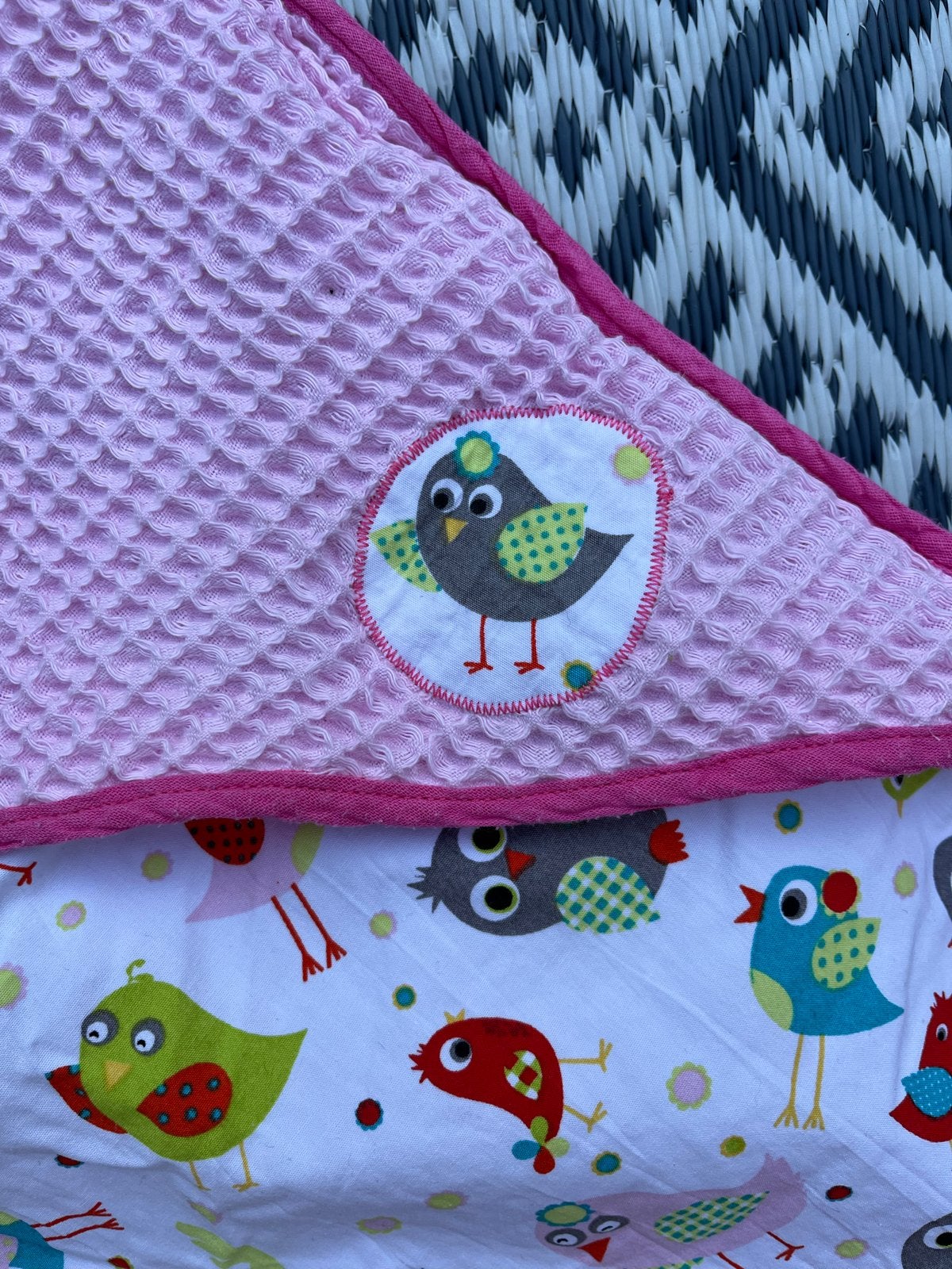 Wikkeldoek / wikkeldeken vogeltjes en roze wafelstof, Dubbelzijdig, Ophalen of Verzenden, Zo goed als nieuw, Roze
