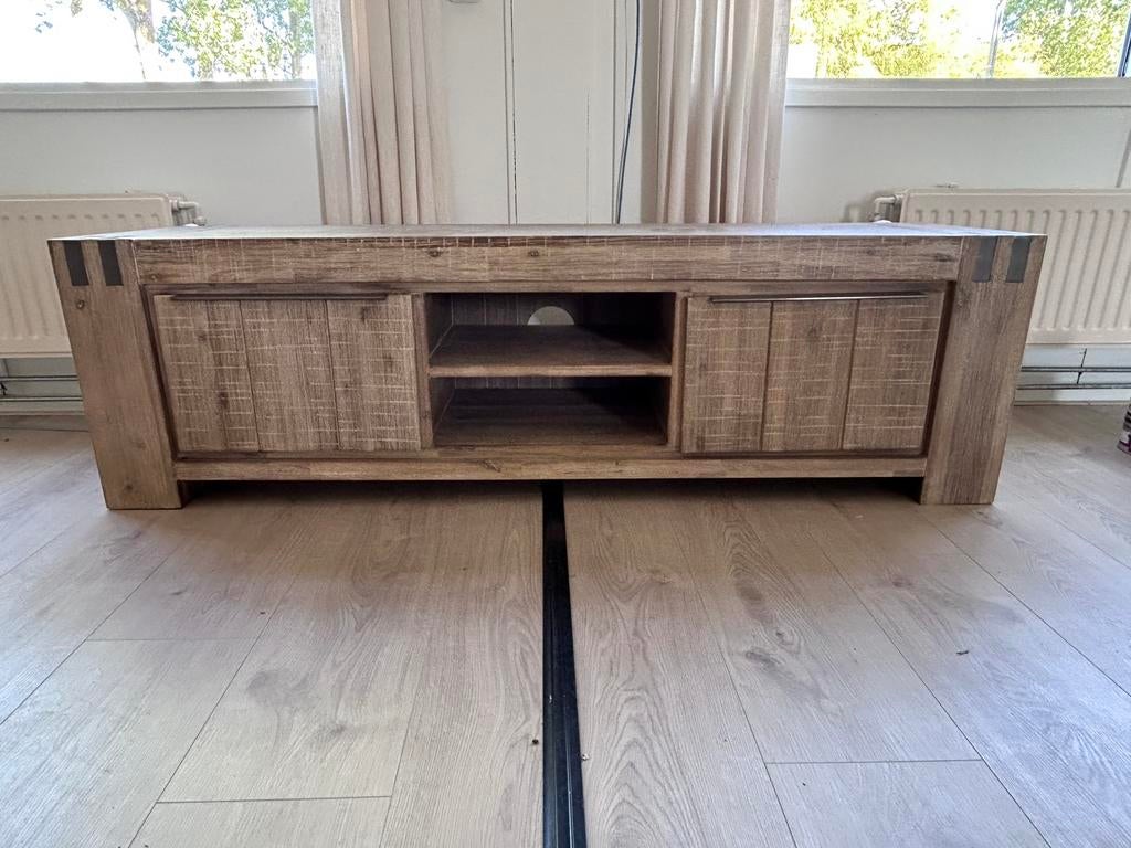 Tv meubel Bassano Pronto wonen, Ophalen, 150 tot 200 cm, Zo goed als nieuw, Minder dan 100 cm