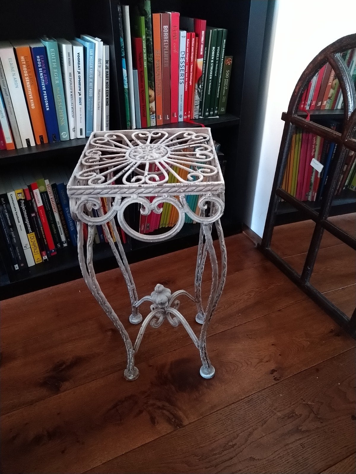 Antiek gietijzeren bijzet tafeltje 50 cm, Ophalen, Gebruikt, Staal