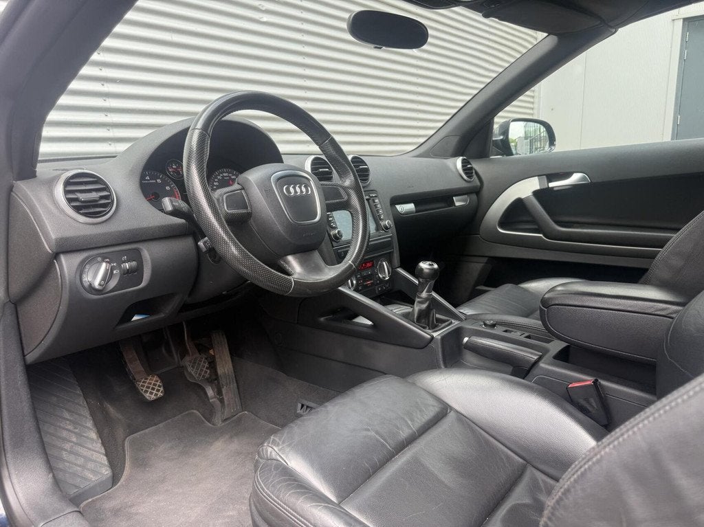 Audi A3 Cabriolet 1.2 TFSI Ambition Pro Line S Airco Cruise, Auto's, Voorwielaandrijving, Gebruikt, Zwart, 4 cilinders