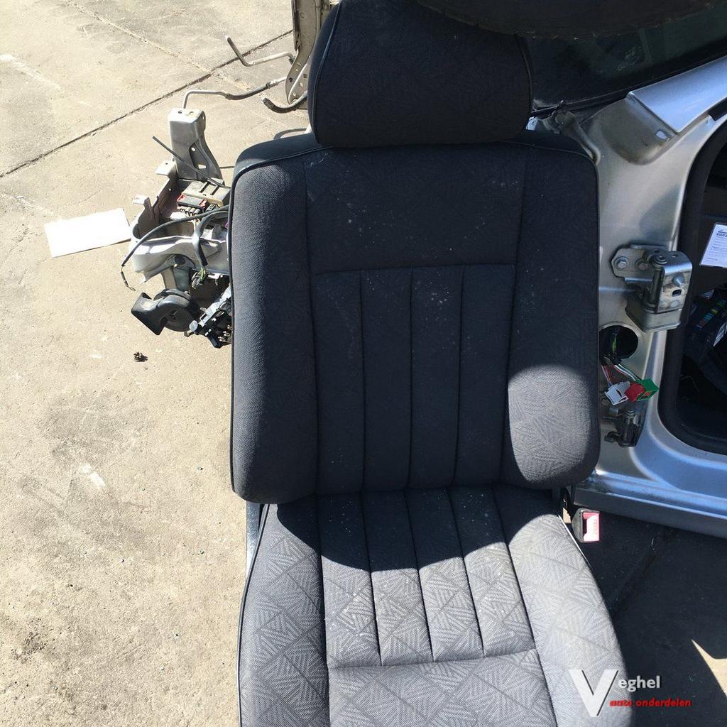 Mercedes W124 Station 1995    2500057   Stoel Rechtsvoor, Ophalen, Gebruikt, -, -