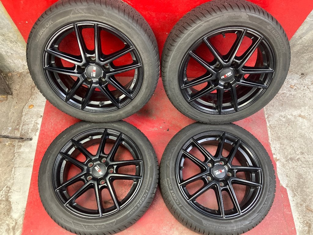 Winterbanden Suzuki Swift Sport 195/50R16 Hankook, Gebruikt, 16 inch, ., Banden en Velgen