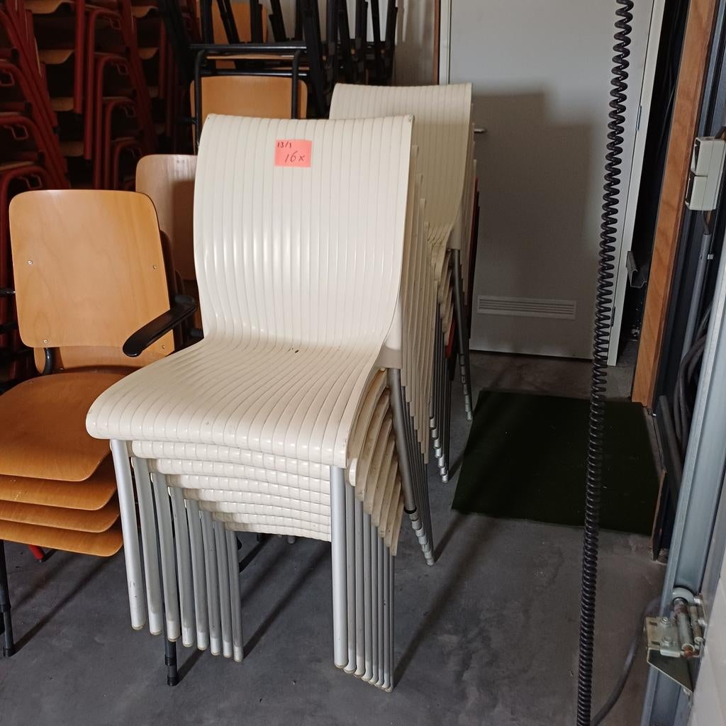16 x stapelstoelen kantine stapelbare partij stoelen, Ophalen