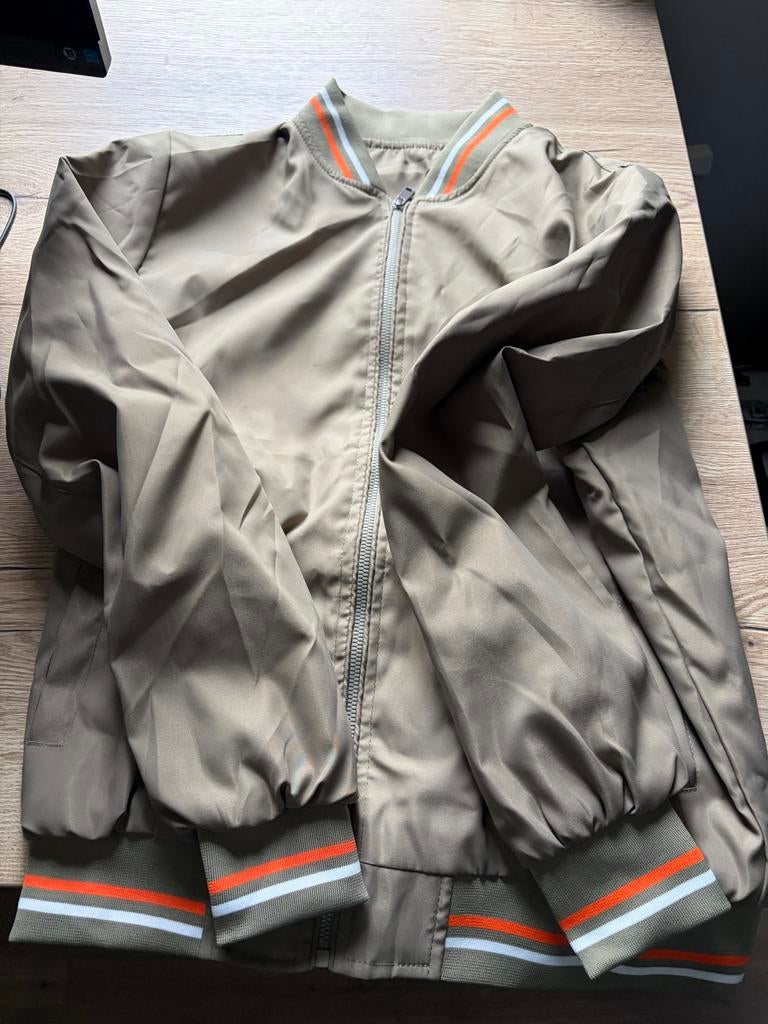 Stijlvolle Bomberjack met Oranje Voering, Ophalen of Verzenden, Nieuw, Maat 38/40 (M), Beige