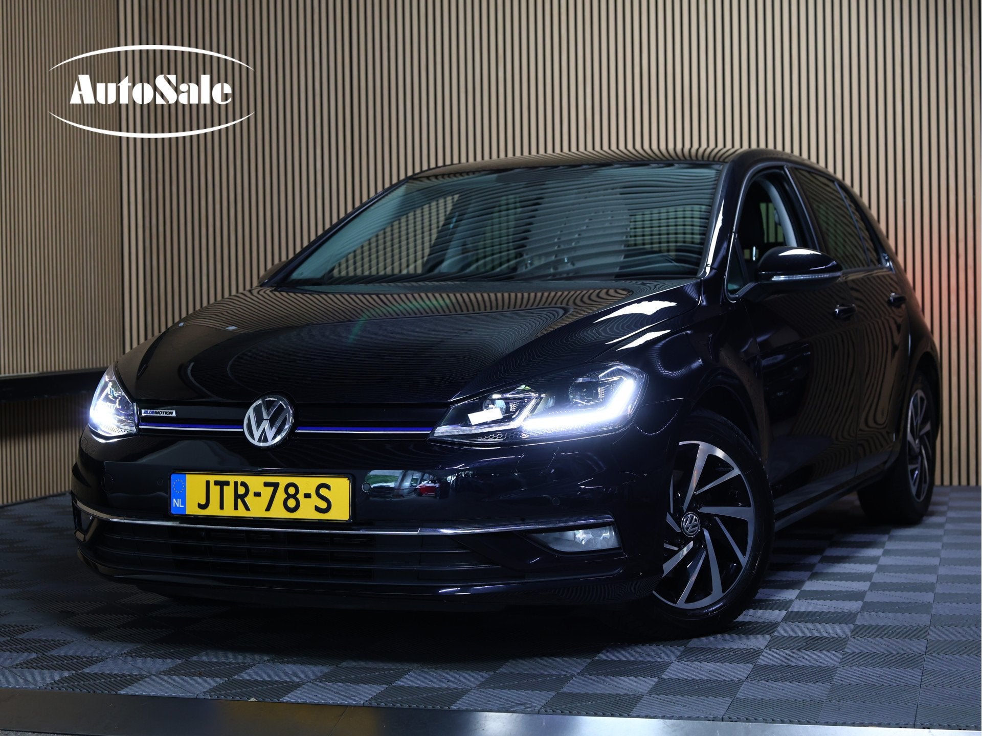 Volkswagen Golf 1.5 TSI Highline AVM DSG LED NAVI CLIMA PDC, Auto's, Volkswagen, Stof, 1498 cc, 4 cilinders, Automatische klimaatregeling