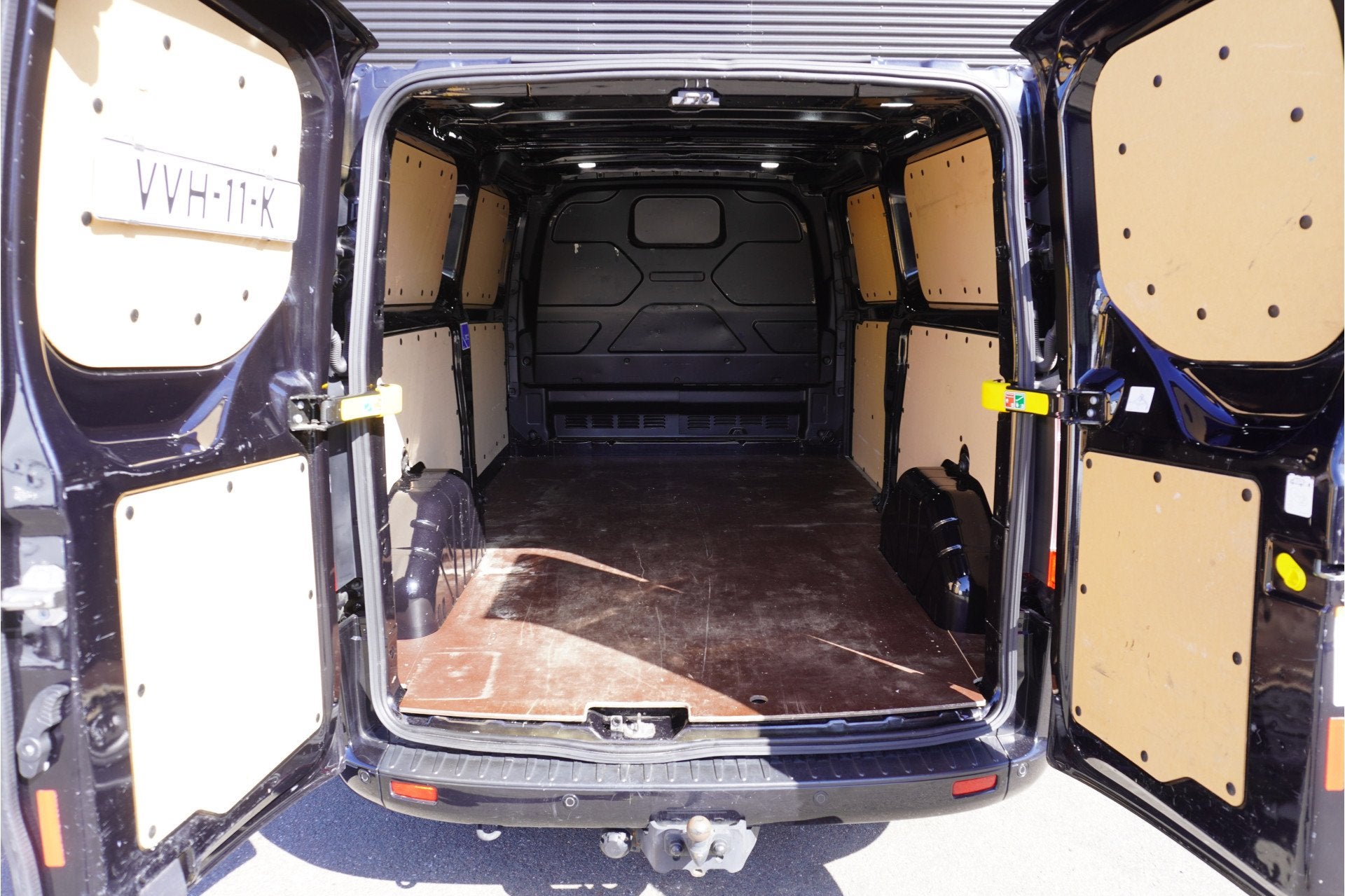 Ford Transit Custom 320 170pk Automaat L2H1 Sport Raptor Tre, Auto's, 15 km/l, Euro 6, 4 cilinders, Zwart