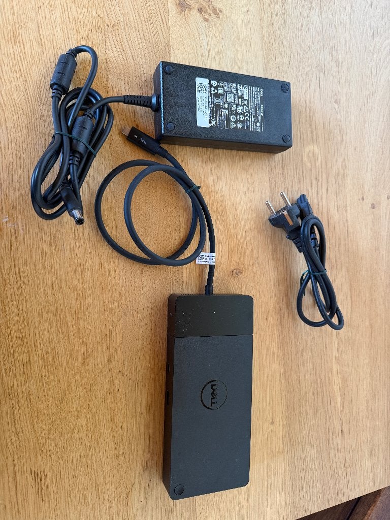 dell dock, Computers en Software, Dockingstations, Ophalen of Verzenden, Zo goed als nieuw, Dell, Docking station