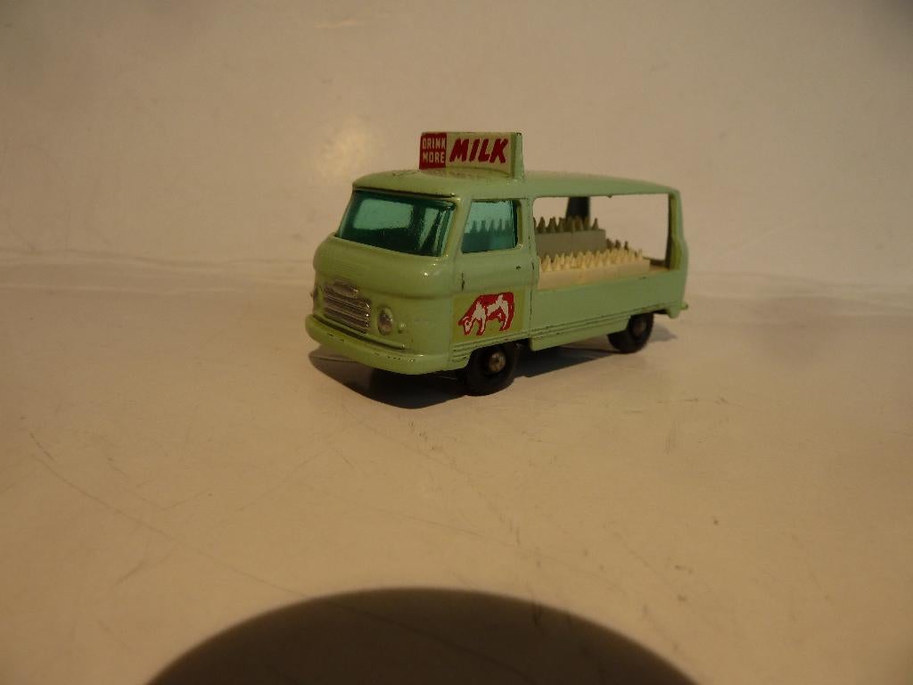 LESNEY: MILK >>>BOTTLE FLOAT<<<  EN >>>MINT<<<, Ophalen of Verzenden, Nieuw, Auto