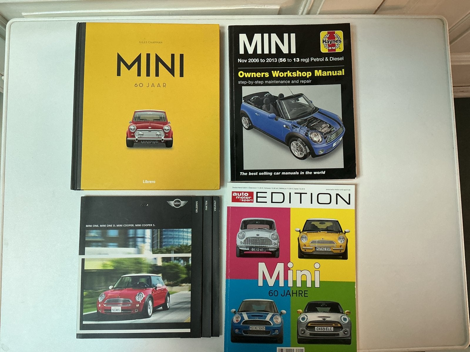 Mini Boeken Collectie: 60 Jaar, Haynes Manual & Brochures, Ophalen of Verzenden, Zo goed als nieuw, Overige merken